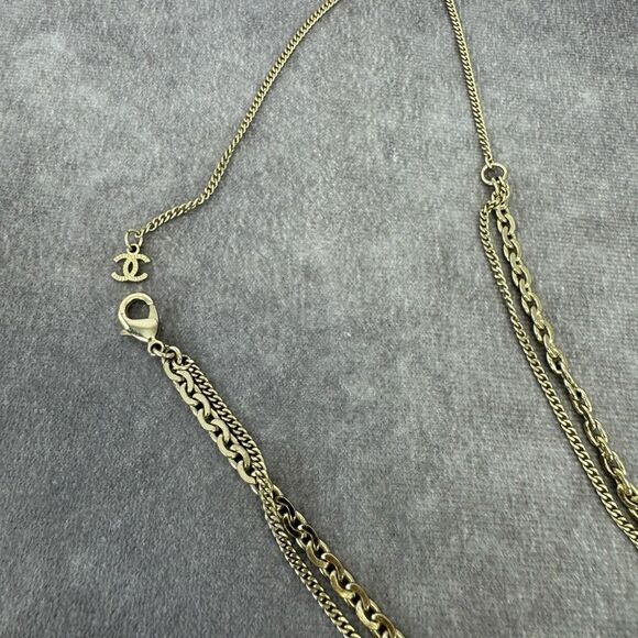 Chanel 21P Metal Double Layer Embossed Necklace - Picture 9 of 14